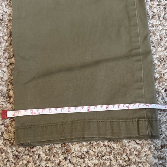 Loft Olive Green Capri’s - Picture 6 of 6